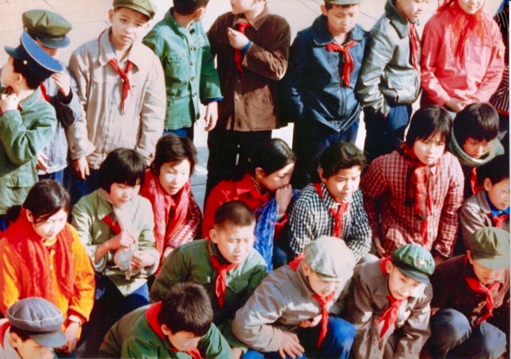 beijing red scarf kids